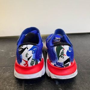 Nike boys blue sneakers size 11c